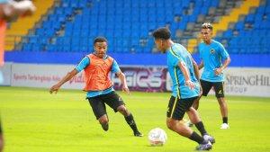Persewar-Waropen-ke-Persiba.jpg