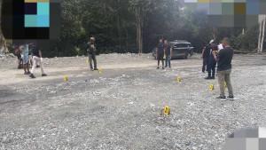 Petugas-olah-tkp-penyerangan-anggota-Brimob-di-Distrik-Siriwo-Nabire-Rabu-1382025.jpg