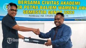 Pihak-Yayasan-STIPER-PBW-Pdt-Steven-Rumbiak.jpg
