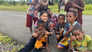 Sentuhan-Humanis-Bersama-Anak-Anak-Nduga.jpg