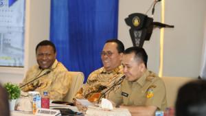 T-Penjabat-Pj-Gubernur-Papua-Agus-Fatoni-me.jpg