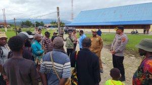 Tampak-aksi-protes-warga-di-kota-Kenyam-saat-5-w.jpg