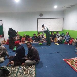 Warga-di-Pengungsian.jpg