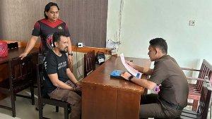 i-Mimika-saat-menerima-tersangka-dan-barang-bukti.jpg