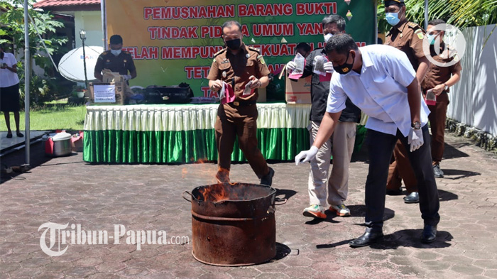 04112021-pemusnahan_narkotika_di_serui.jpg
