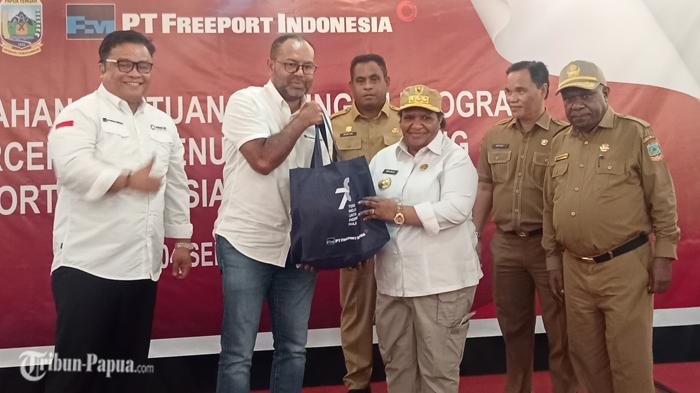 05092023-bantuan_PTFI_ke_Pemprov_Papua_Tengah.jpg