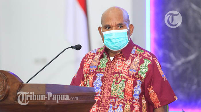 1122021-gubernur-papua-lukas-enembe.jpg