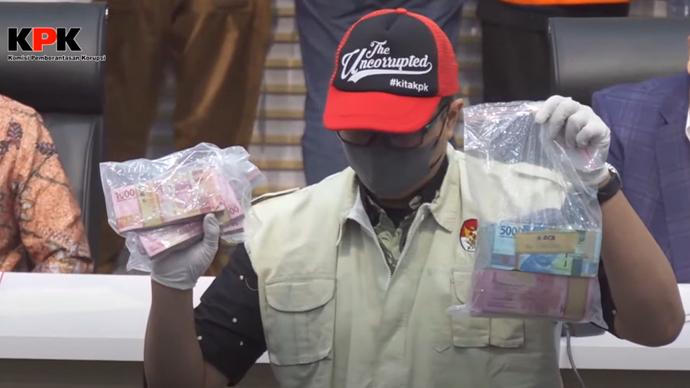 KATA SANDI Ini yang Ungkap Kasus Suap Pj Bupati Sorong Yan Piet Mosso dan Kolega