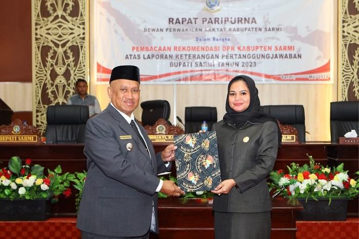 BERITA FOTO: Pj Bupati Sarmi Serahkan dan Sampaikan LKPJ Tahun Anggaran 2023 kepada DPRD - 15072024-lkpj1.jpg