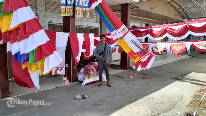 Jelang HUT ke-78 RI, Pedagang Umbul-umbul di Merauke Mulai Bermunculan
