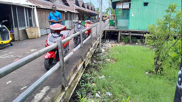 1712023-Sampah-Asmat.jpg