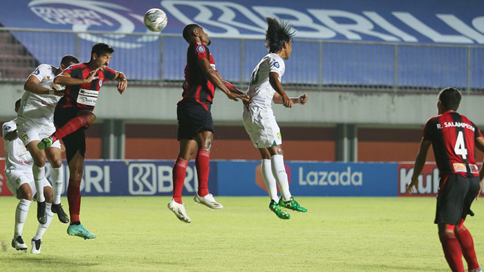 18102021-persebaya_vs_persipura.jpg