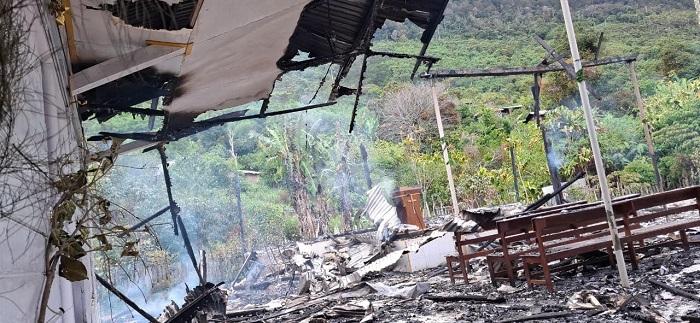 Gereja Katolik Putaapa di Kabupaten Dogiyai Ludes Terbakar pada Minggu Siang