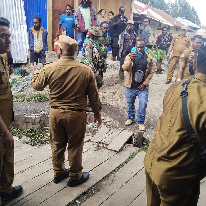 Pj Bupati Puncak dan TPID Sidak Pasar  Tradisional Ilaga, Pastikan Ketersediaan Pangan