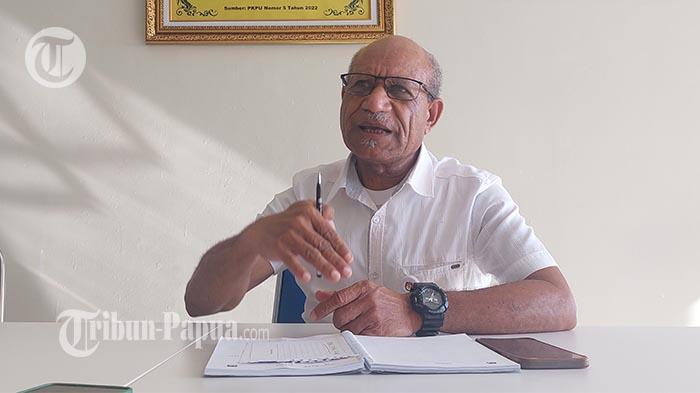 22-Ketua-KPU-Provinsi-Papua-Steve-Dumbon.jpg