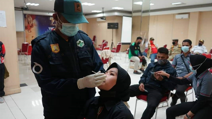 Sambangi Hotel dan Hypermart Tanah Hitam, Satgas Covid Temukan 1 Orang Dinyatakan Positif