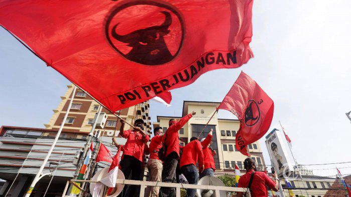 Lengserkan Airlangga Hartanto Kubu Banteng Merapat ke KIB? Ini Kata Sekjen PDI-P