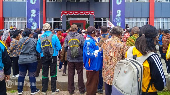 30092023-demo_guru_di_wamena.jpg