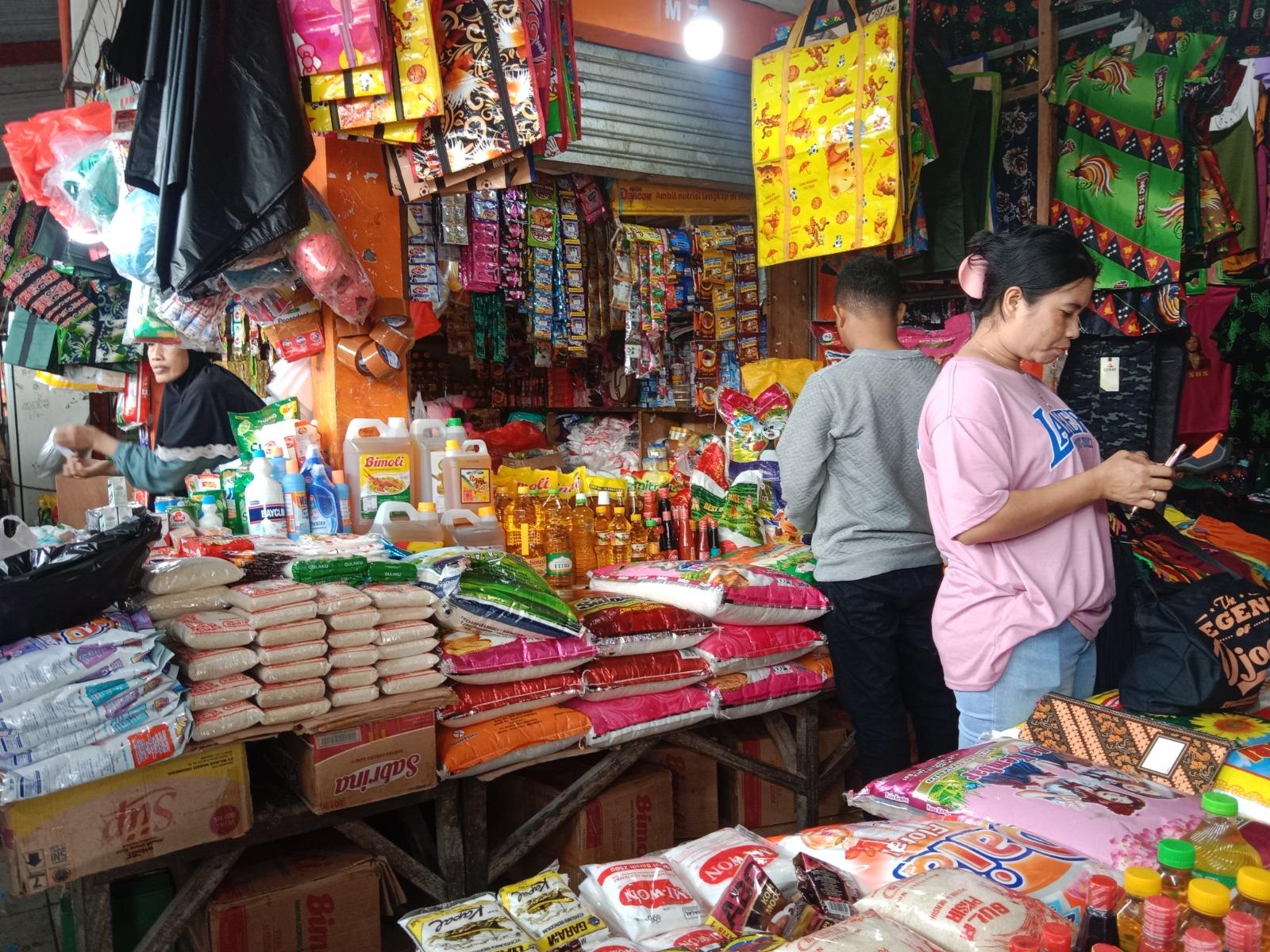 A-BAPOK-Nampak-suasana-para-pedagang-Bapok-sed.jpg