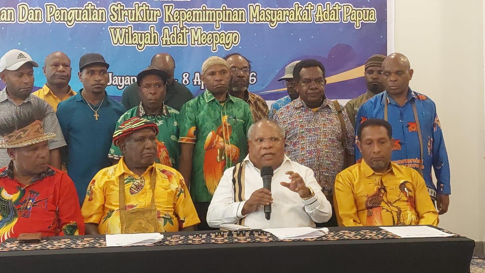 ADAT-PAPUA-Ketua-Dewan-Adat-Papua-represe.jpg