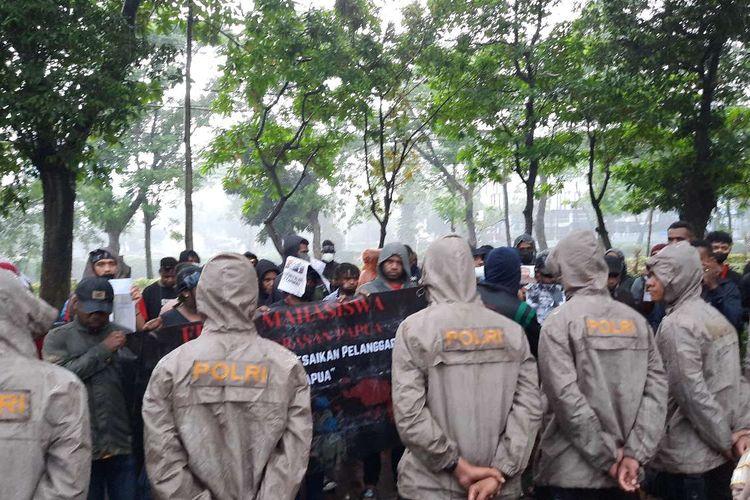 AKSI-MASSA-Front-Mahasiswa-Papua-melakukan.jpg
