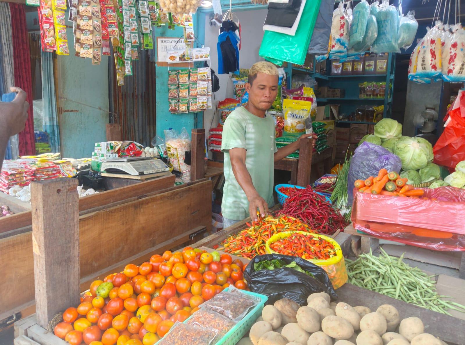 APOK-Pedagang-bumbu-dapur-di-Pasar-Youtefa-Jaya.jpg