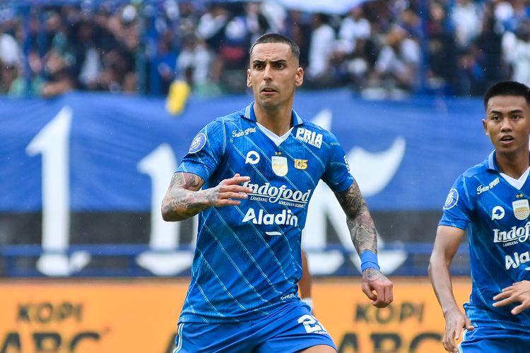 Alberto-Rodriguez-bek-asal-Spanyol-milik-Persib-akan-mencicipi-du.jpg