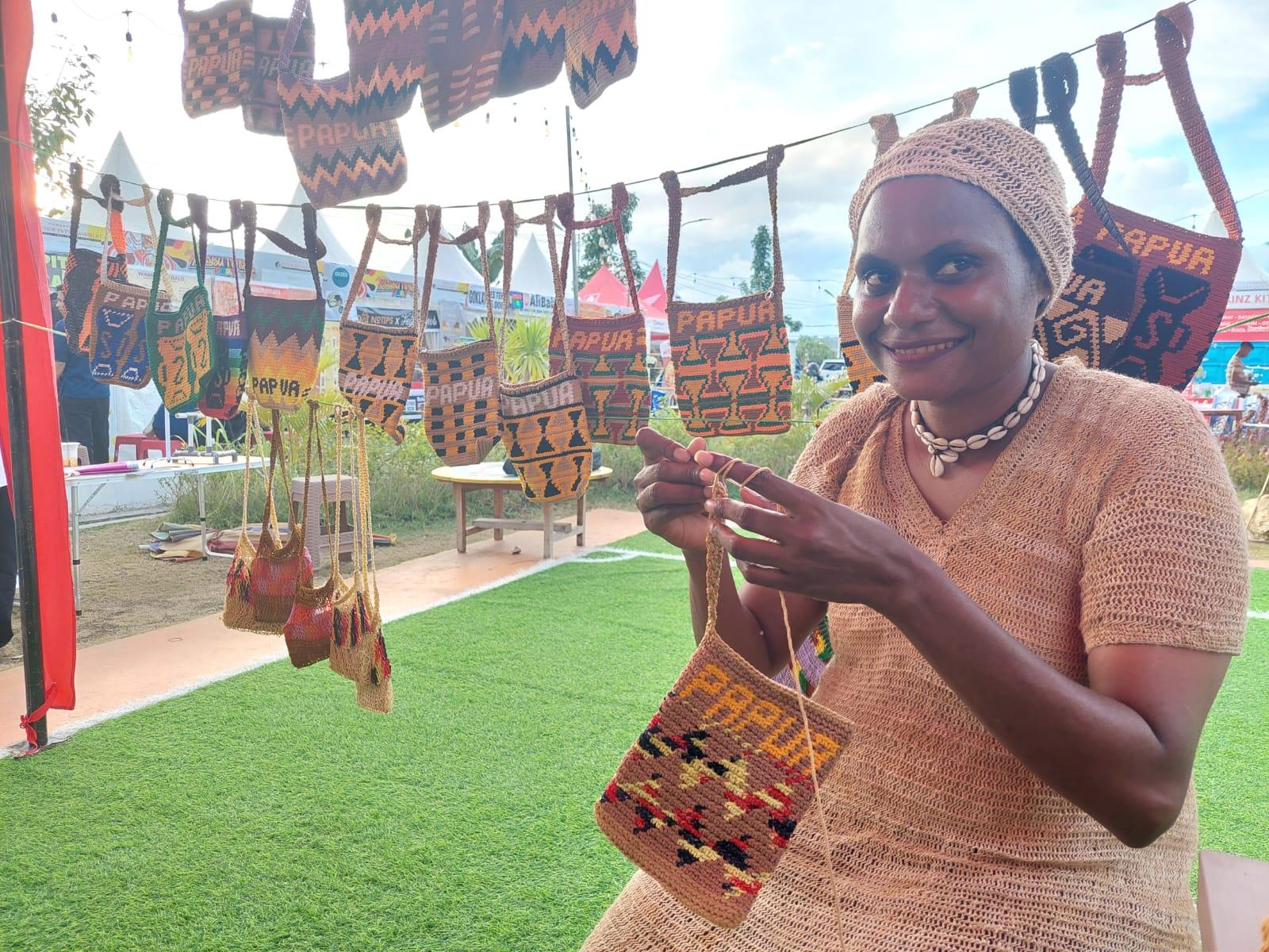 Seluruh ASN di Papua Diwajibkan Pakai Noken Setiap Kamis dan Jumat, Begini Kata Pj Gubernur Ramses