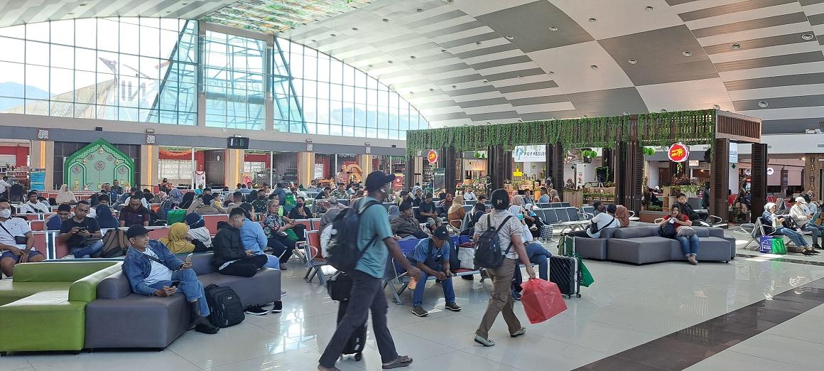 Bandara-Sentani-pennnnumpg.jpg