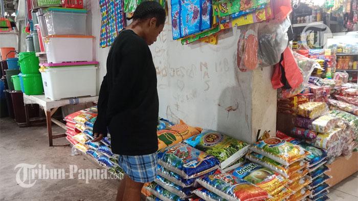Jelang Natal, Harga Beras di Pasar Pharaa Sentani Melambung