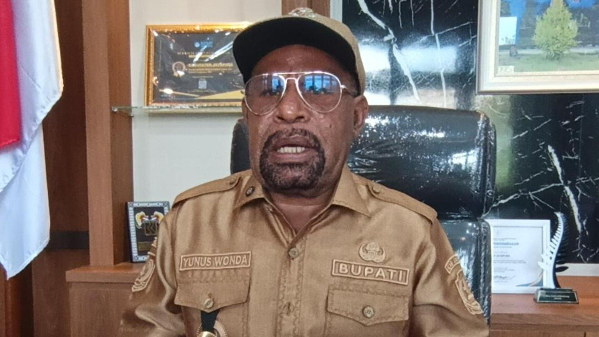 Bupati-Jayapura-Yunus-Wonda-0.jpg