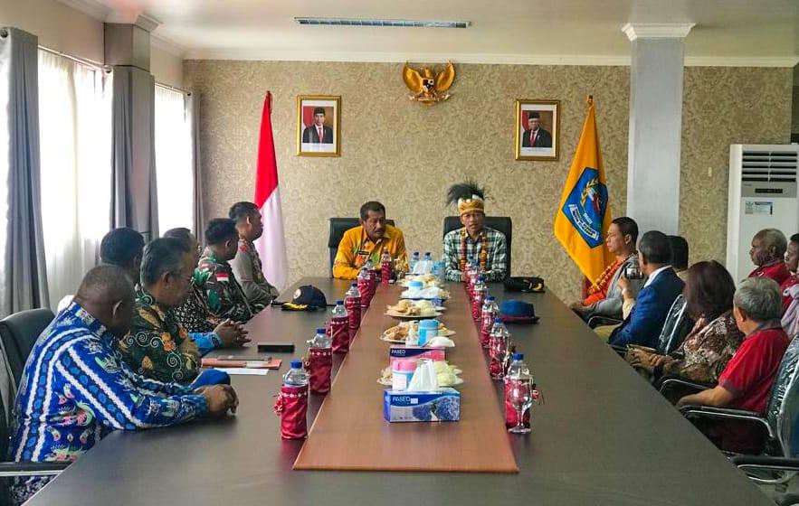 Bupati-Jayawijaya-Jhon-Richard-Banua_234.jpg