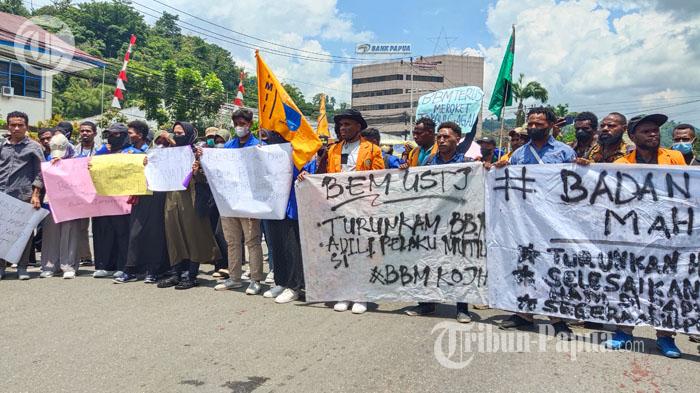 DEMO-BBM-DI-PAPUA-Puluhan-pengunjuk-rasa.jpg
