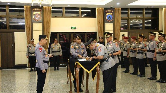 DILANTIK-Kapolri-Jenderal-Listyo-Sigit-Prabowo-melantik-Brigjen-Pol-J.jpg