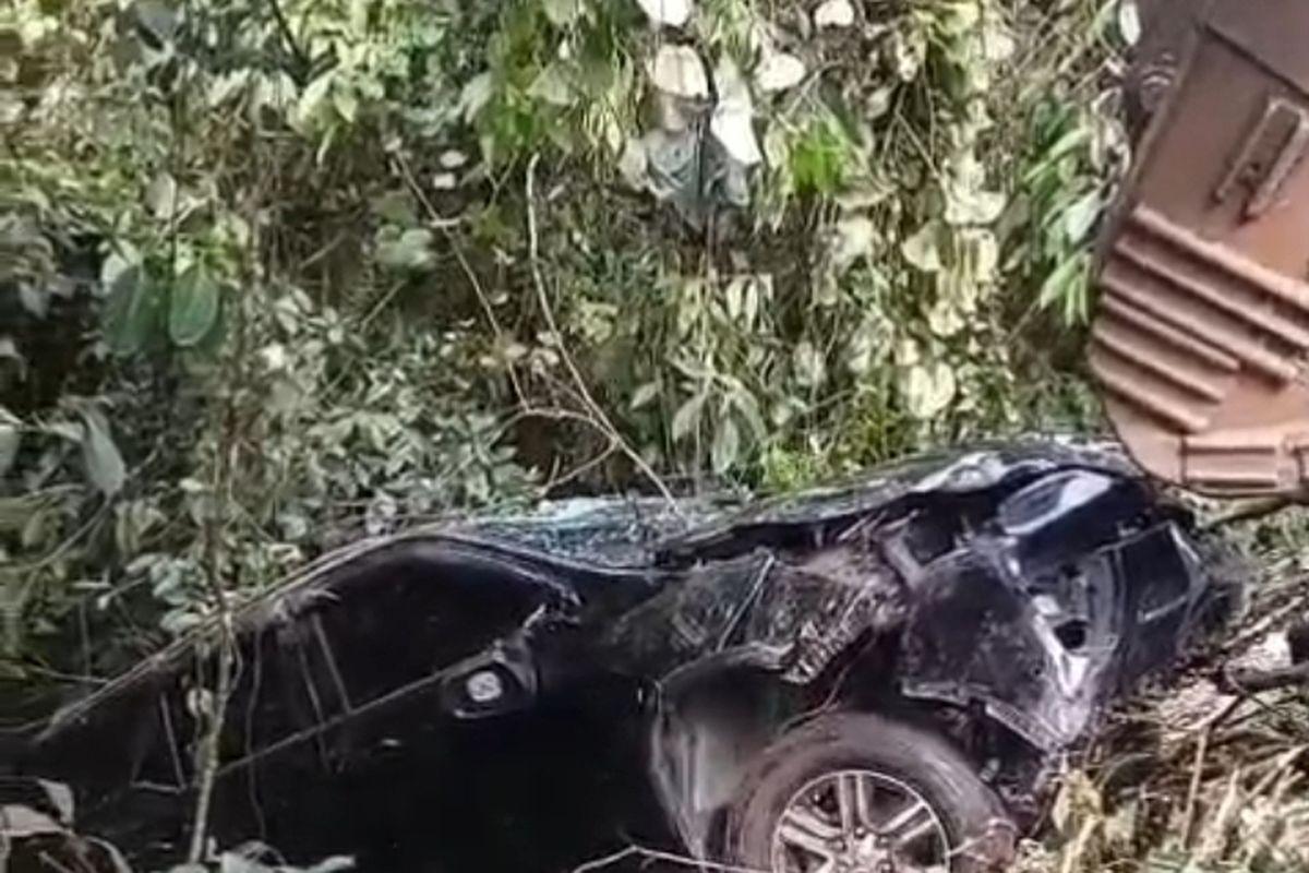 ERJUN-Proses-evakuasi-mobil-wakil-ketua-DPR.jpg