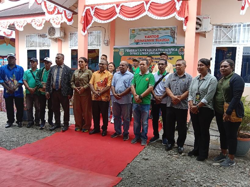 Pemkab Mimika Resmikan Kios Untuk Menukar Sampah Dengan Sembako