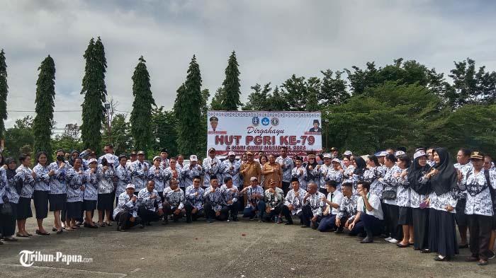 Foto-bersama-usai-upacara-peringatan-Hari-Ulang-Tahun-H.jpg