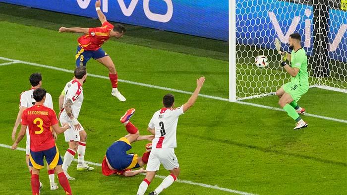 GOL-Gelandang-Spanyol-Fabian-Ruiz-mencetak-gol-yang.jpg