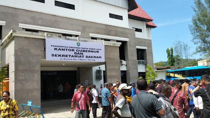 Gedung-yang-akan-dijadikan-Kantor-Gubernur-Provinsi-Papua-Barat-Daya.jpg