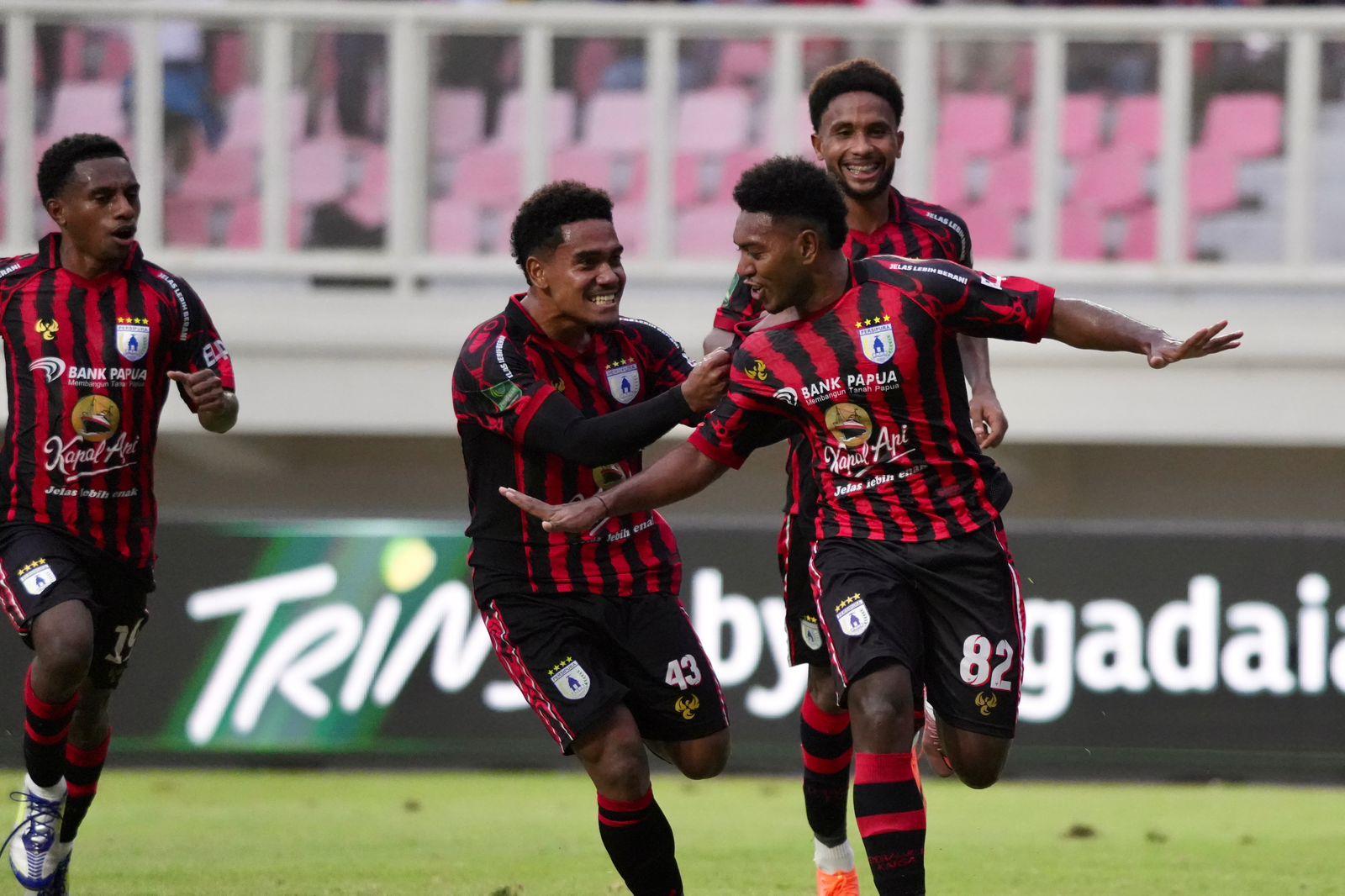 IPURA-Pemain-Persipura-Jayapurasd.jpg
