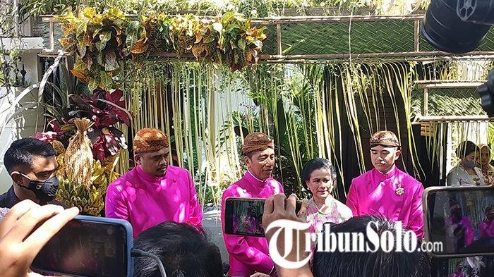 Jokowi-bersama-Iriana-Kaesang-Pangarep-dan-Bobby-Nasution-selepas-acara-siraman.jpg