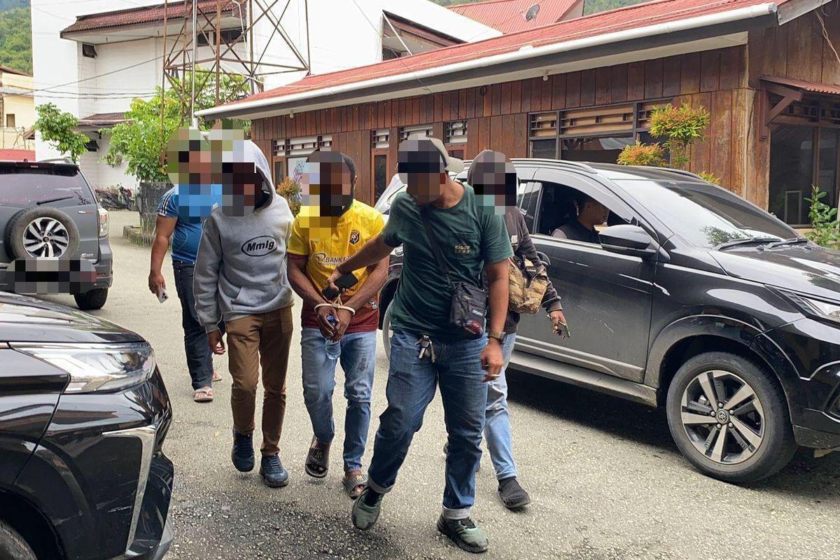Kedua-pelaku-penyuplas.jpg