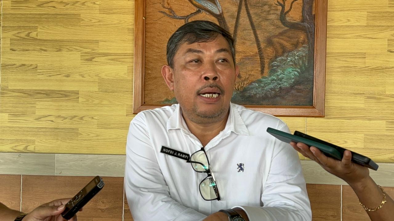 Kepala-Dinas-PUPR-Kota-Jayapura-Nofdi-J-Rampi.jpg