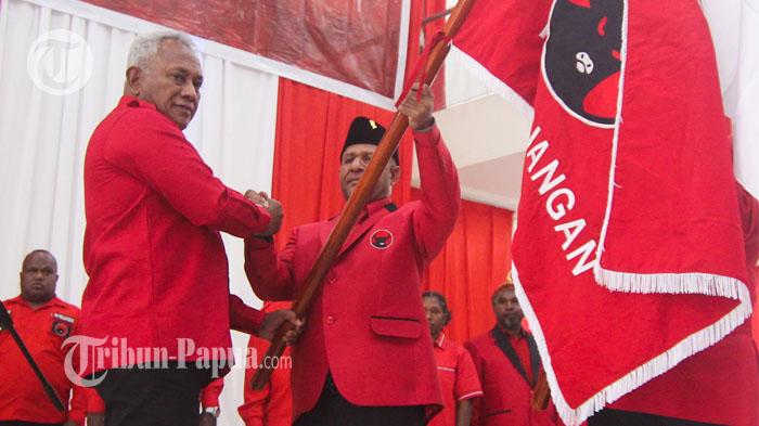 Ketua-DPD-PDI-Perjuangan-Provinsi-Papua-Pegunungan-Spey-Yan-Bidana.jpg