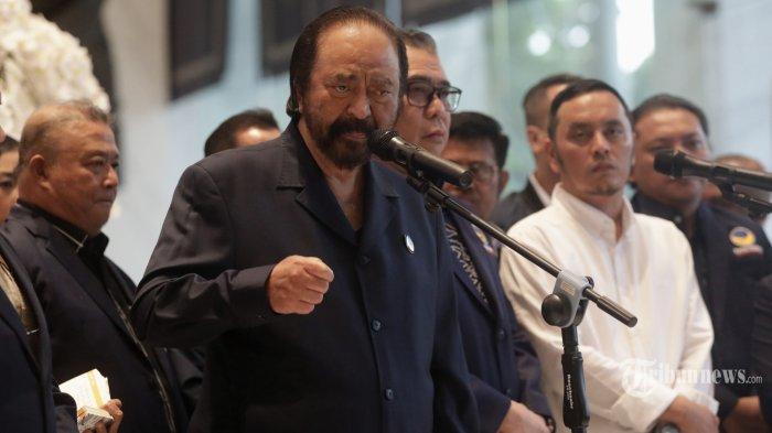 Ketua-Partai-NasDem-Surya-Paloh-memberikan-keterangan-terkait-penahanan-Menkominfo.jpg