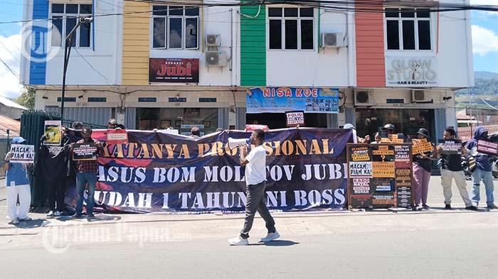 M-JUBI-Aksi-demonstrasi-jurnali.jpg