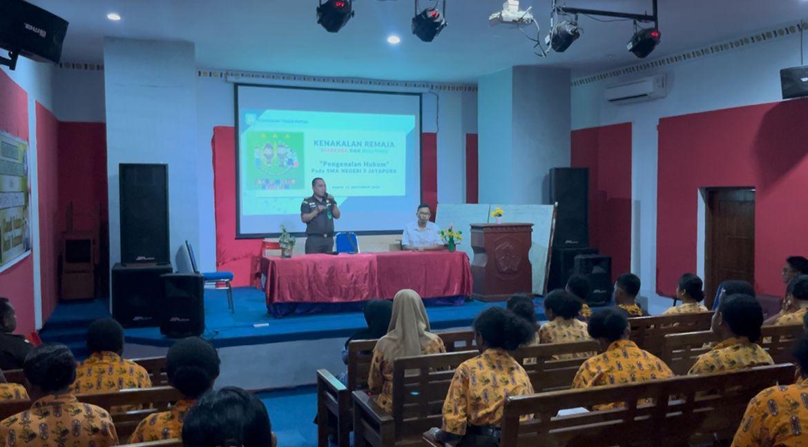 MASUK-SEKOLAH-Kepala-Seksi-Penerangan-Hukum-Kejaksaan.jpg