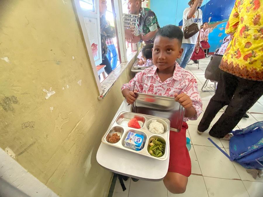 Kodim 1707/Merauke Uji Coba Program Makan Bergizi Gratis di SD Budi Mulia