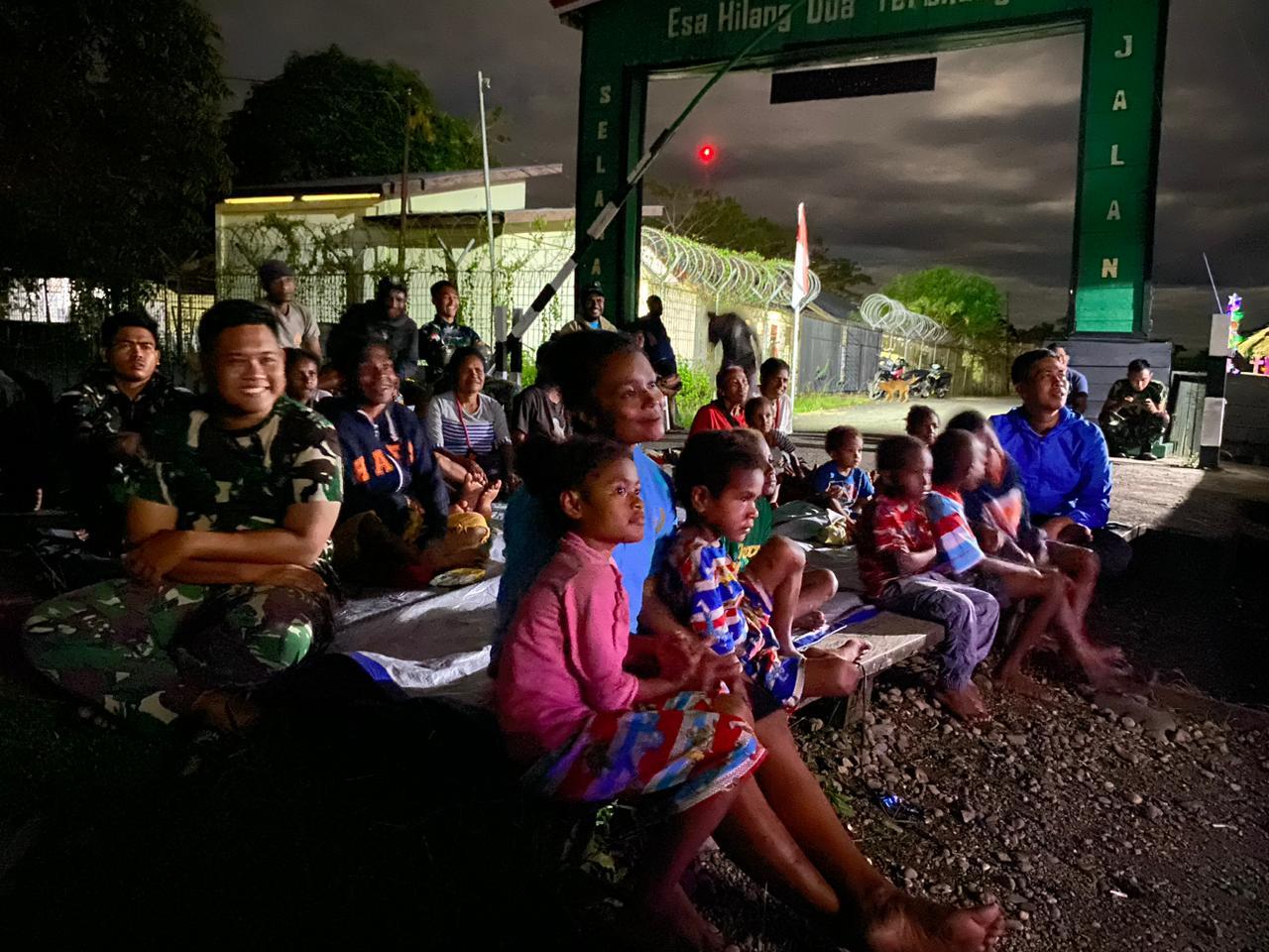 Nonton-Bareng-di-Senggi-Keerom.jpg