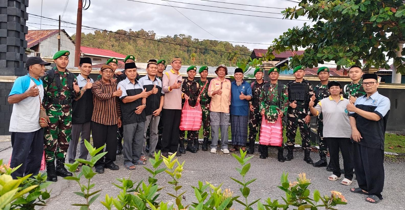 Paguyuban-Warga-Jateng-Bagikan-Takjil.jpg